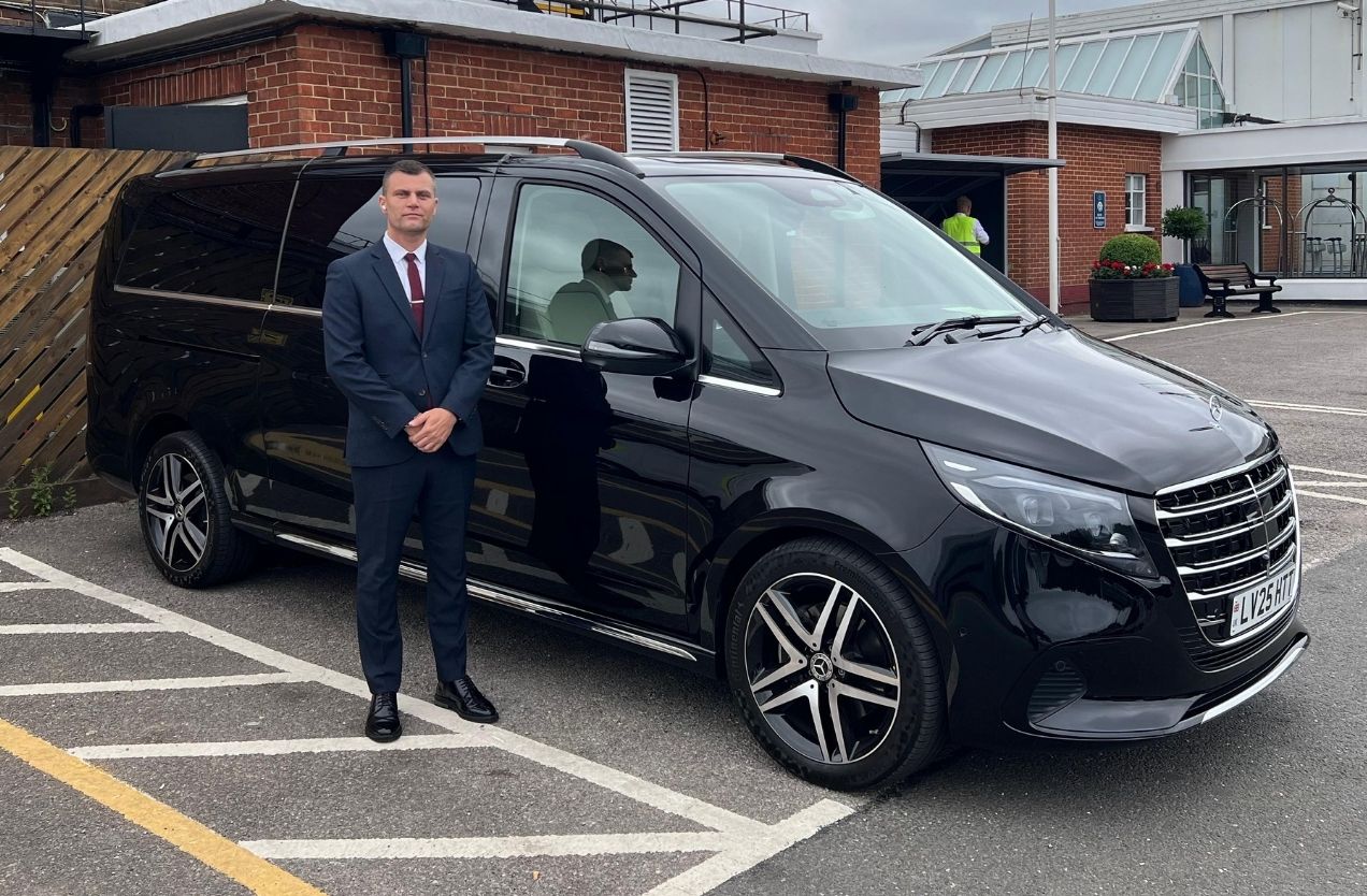 Professional Chauffeurs vs. Regular Drivers: What’s the Difference?